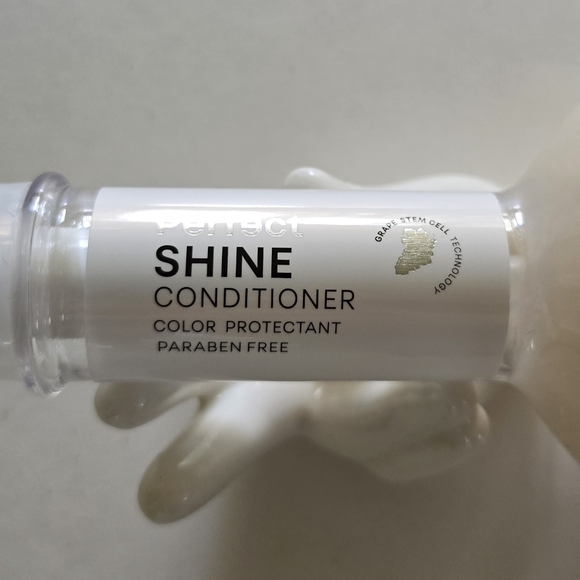 💇🏼‍♀️ NatureLab Tokyo Perfect Shine Conditioner - Picture 5 of 11